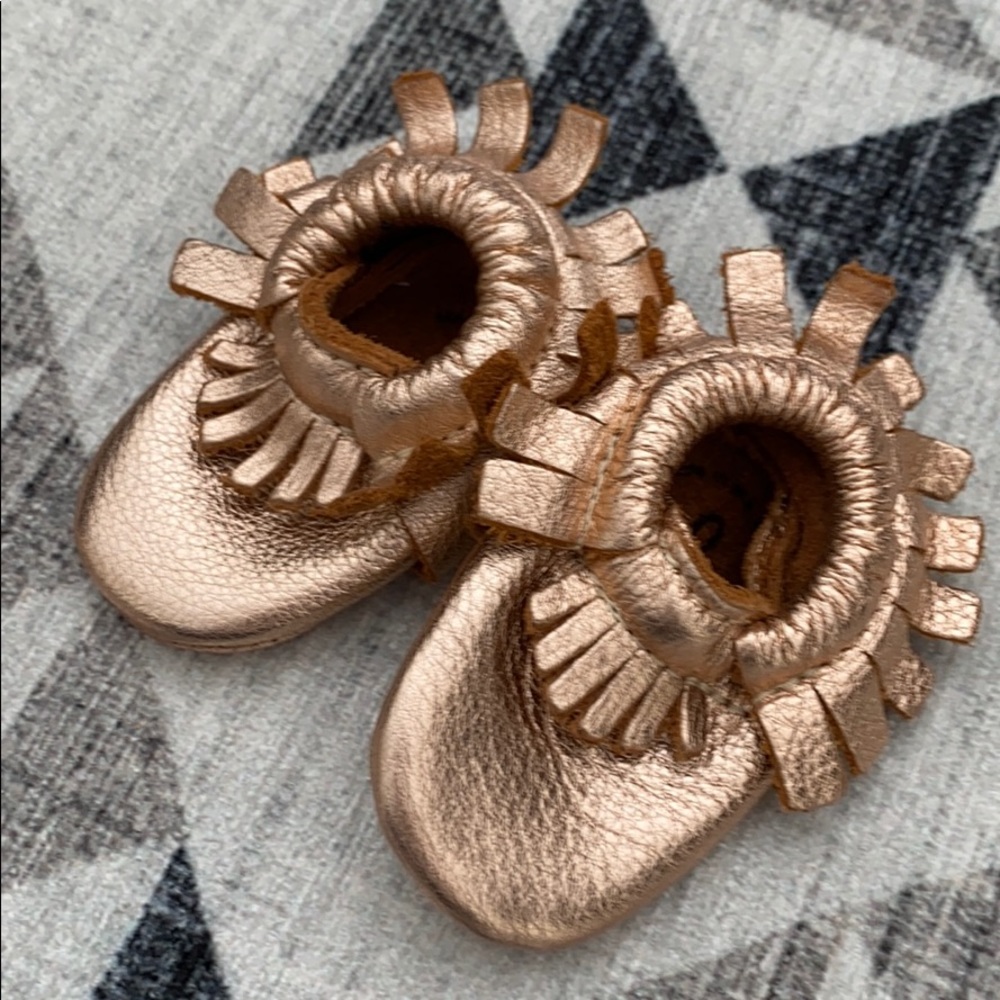 Gently used freshly picked shoes - Picture 3 of 3